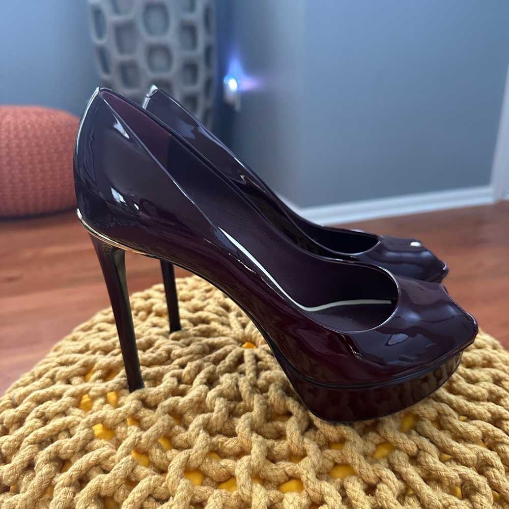 Louis Vutton pump